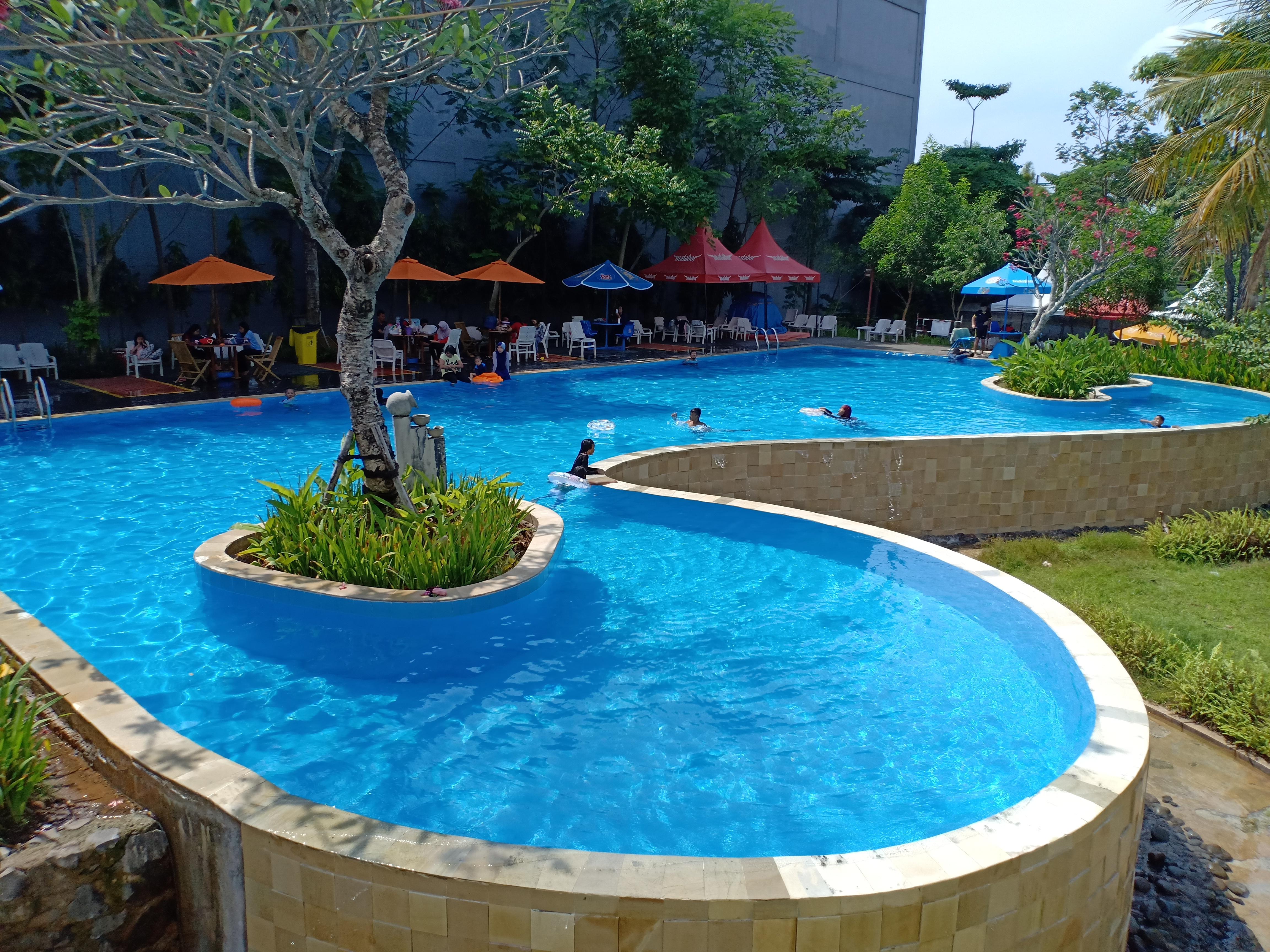 Ibis Budget Cikarang Festival Бекаси Экстерьер фото