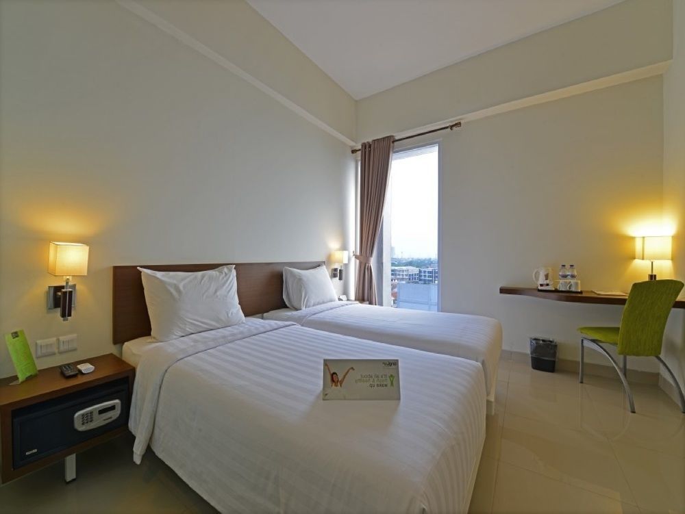 Ibis Budget Cikarang Festival Бекаси Экстерьер фото