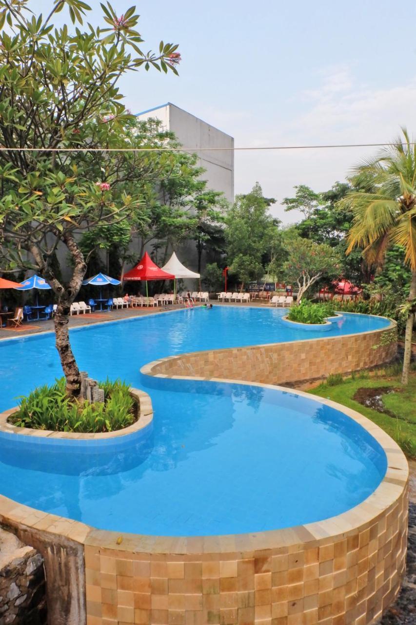 Ibis Budget Cikarang Festival Бекаси Экстерьер фото